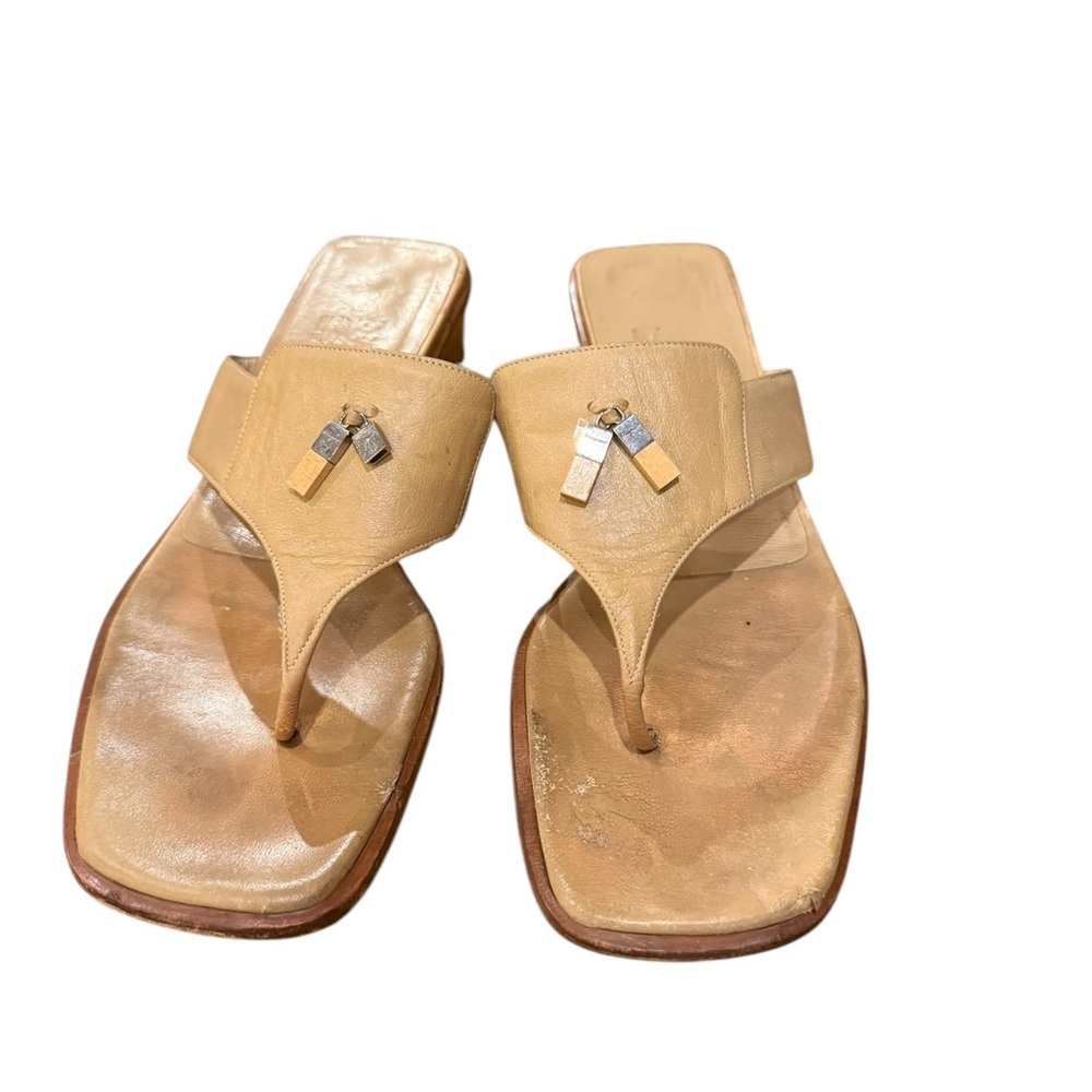 Salvatore Ferragamo Tan Leather Thong Sandals Size 9 MSRP $495